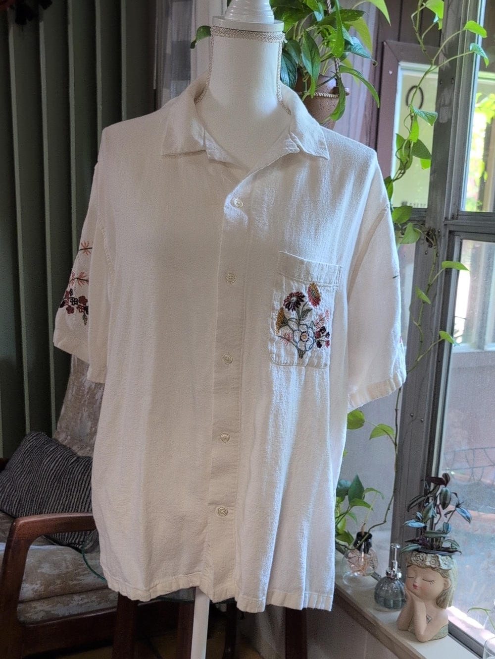 Abercrombie & Fitch Linen Blend Embroidered Shirt.